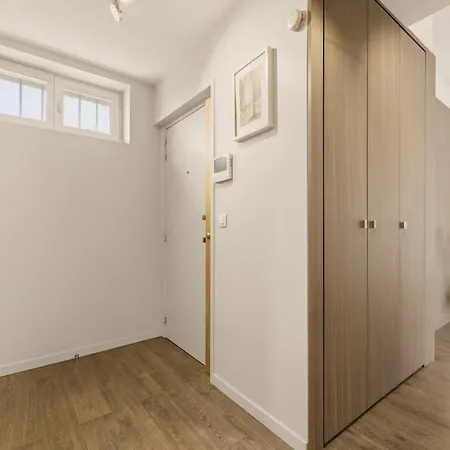 Apartment Ecrin Parisien Cosy & Chic Au Pied Des Champs Elysees 1 Min