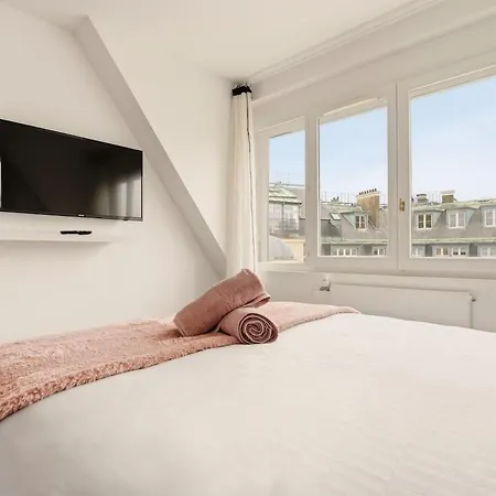 Apartment Ecrin Parisien Cosy & Chic Au Pied Des Champs Elysees 1 Min *